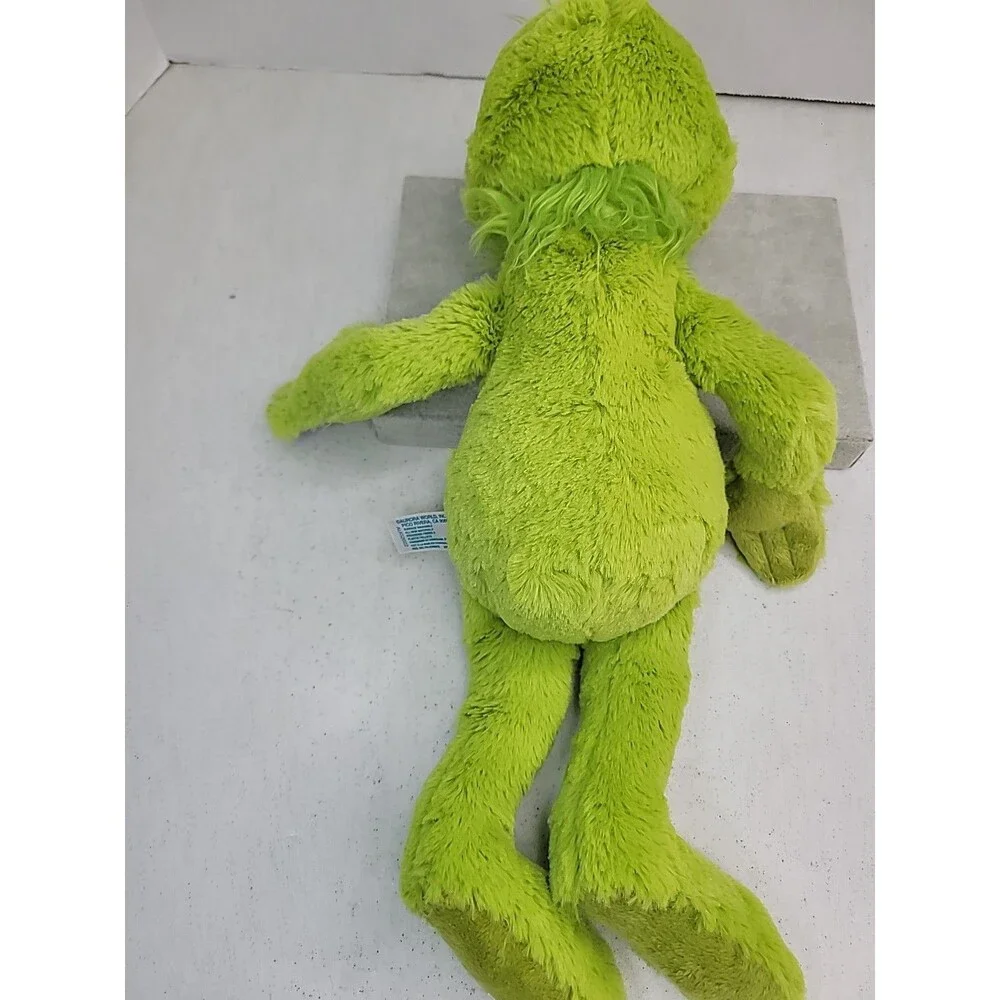 2022 Aurora Dr. Seuss The Grinch 15